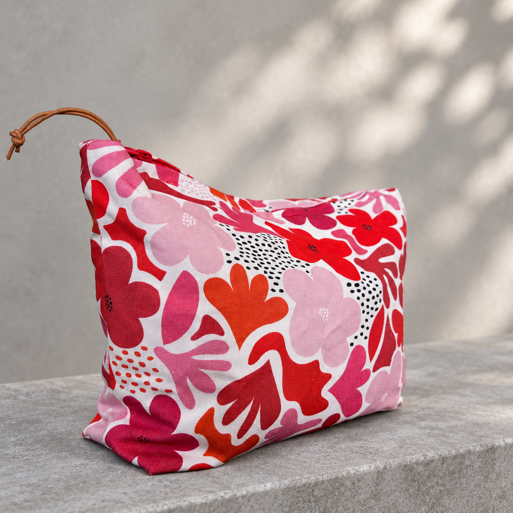Daisy Makeup & Toiletry Bag – Red/Pink Jocelyn Proust Print