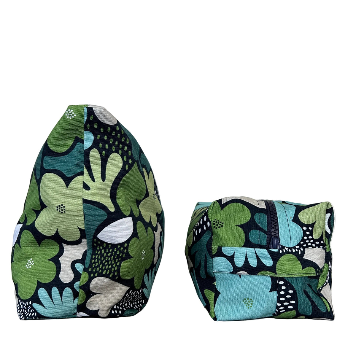 Daisy Makeup & Toiletry Bag – Blue/Green Jocelyn Proust Print